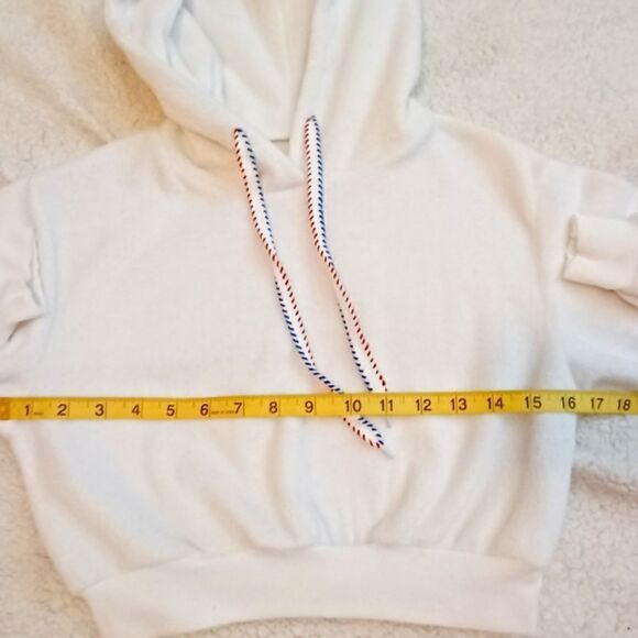 Furry white Crop hoodie - Picture 4 of 5
